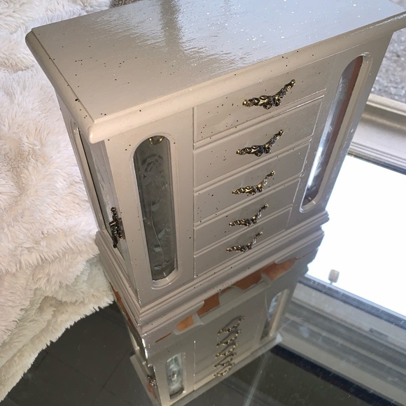 Vintage Hand Painted Jewelry Box - Picture 4 of 4